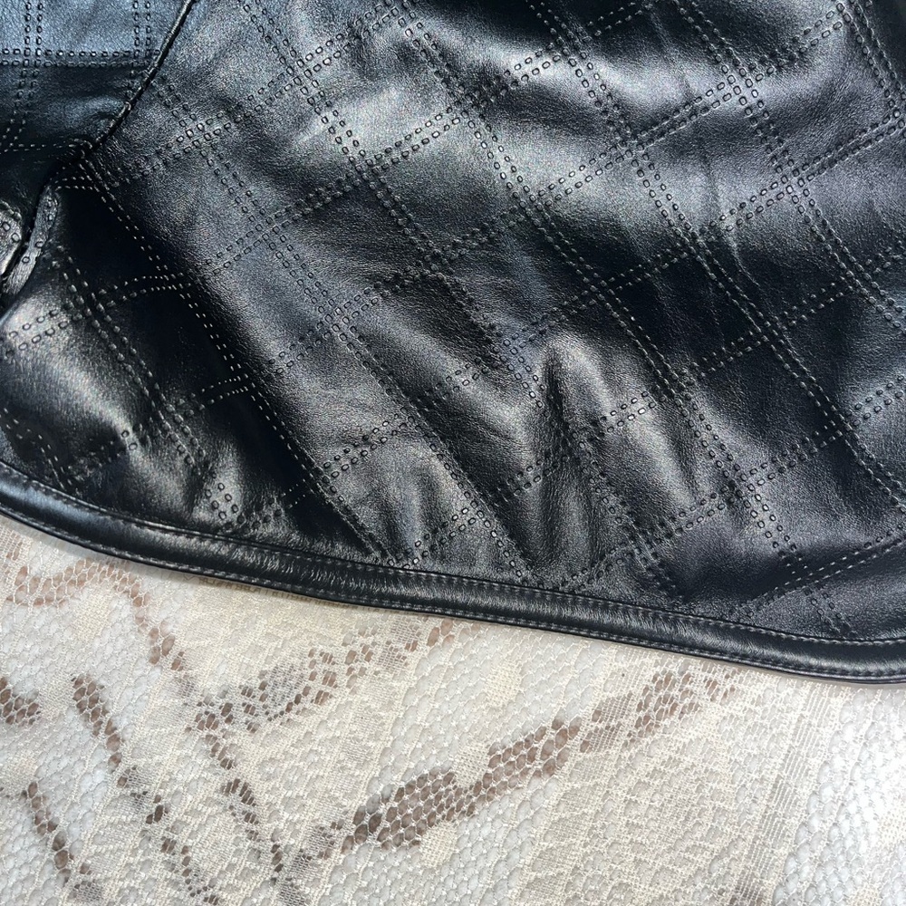 Shinestar Black Quilted Athletic Shorts - Picture 3 of 4